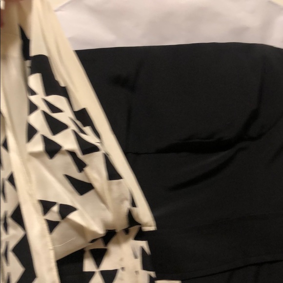 Bcbg black and whit dress - Picture 2 of 6